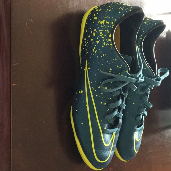 Nike Mercurial Indoor Soccer Shoe - Picture 4 of 5